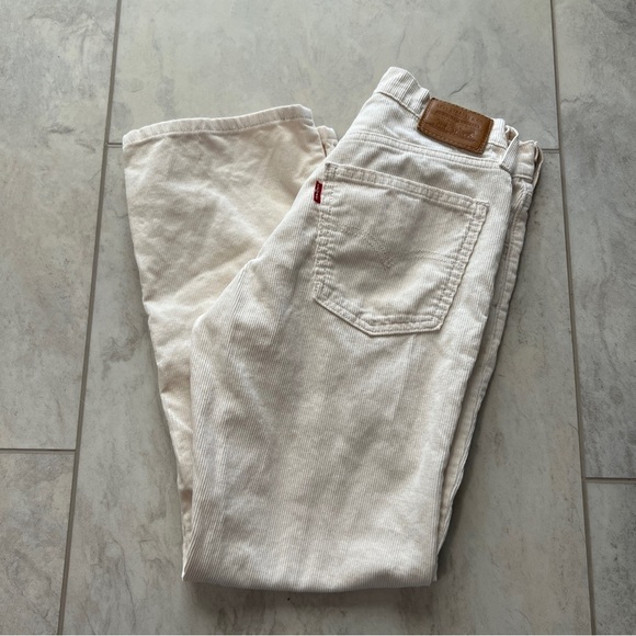 Levi’s Middy Corduroy Ankle Bootcut Pants - Picture 6 of 6